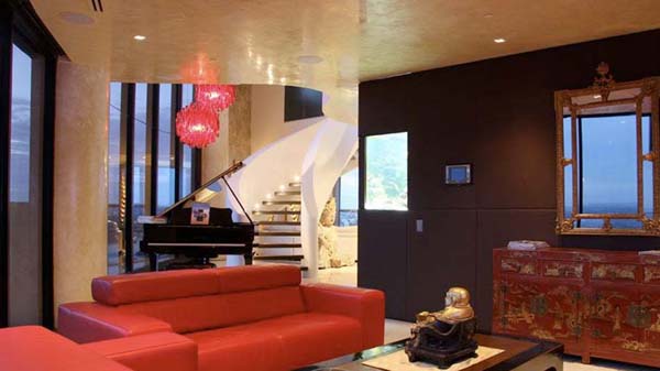 супер луксозен апартамент в Сидни - червени дивани